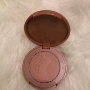 Tarte blush